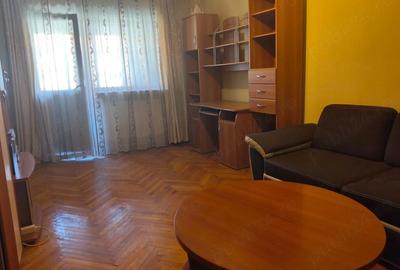 Apartament cu 3 camere decomandat în Central - 1