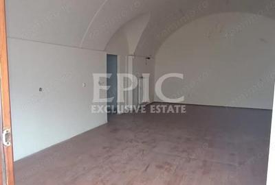 Spațiu comercial, de 60 mp, în Central