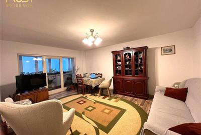 Apartament cu 4 camere decomandat în Central