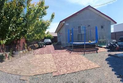 Casă de vânzare 3 camere în Valu lui Traian - Zona Conac