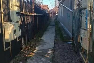 Casă cu 2 camere în 23 August - 2