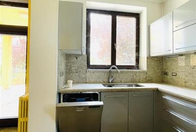 Casă cu 8 camere cu Teren 652 Mp în Sisești - 4