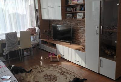 Apartament 4 camere etaj 6/8 cu 2 bai ,2 balcoane si boxa la subsol.