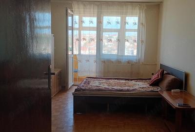 Garsonieră decomandată în Decebal - 2