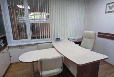 Spațiu comercial, de 60 mp, în Romană