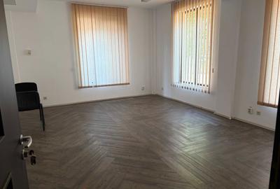 Spațiu comercial, de 27 mp, în Decebal - 2