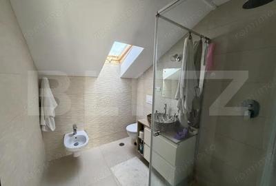 Casă cu 4 camere cu Teren 800 Mp în Central - 1