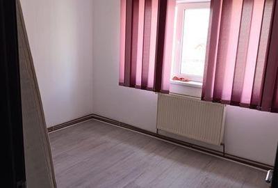 Apartament cu 3 camere semidecomandat în Central - 7