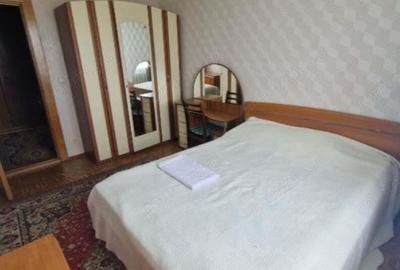 Apartament cu 3 camere decomandat în Rahova