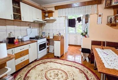 3 Camere Decomandat 2 Bai Bloc 82 zona Nicolina Esplanada - 4