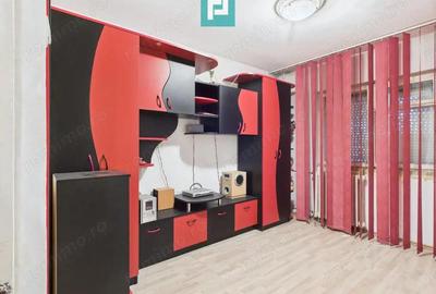Apartament decomandat parter Pia?a Miori?a