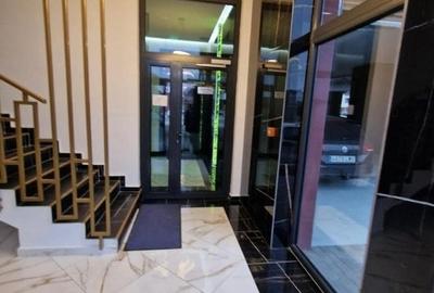 Apartament cu 6 camere decomandat în Nufărul