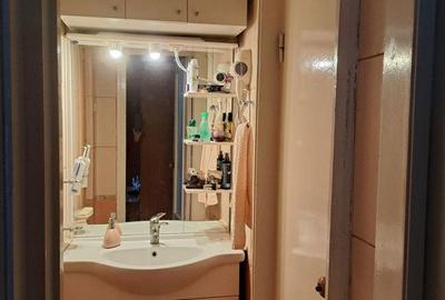 Apartament cu 3 camere semidecomandat, mobilat în Micro 19 - 2
