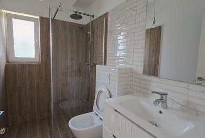 Vila tip duplex - 4 camere - 2 bai - pod - beci - 5