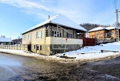 Casă individuală cu 5 camere cu Canalizare în Voivodeni - 1