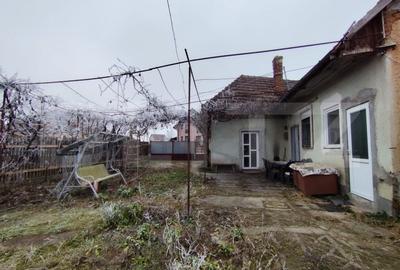 Casa cu Potential de Extindere, Teren Generos 2304 mp, utilitati complete - Aiud - 3