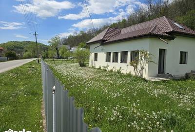 Casă cu 2 camere cu Teren 75 Mp în Valea - 1