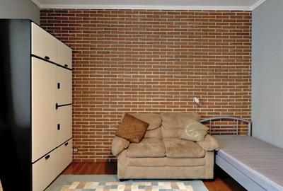 Apartament cu 4 camere semidecomandat, mobilat în 1 Mai - 14