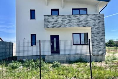 Casă cu 3 camere în Decebal - 8