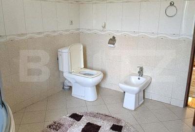 Casă cu 6 camere cu Teren 300 Mp în Central - 2
