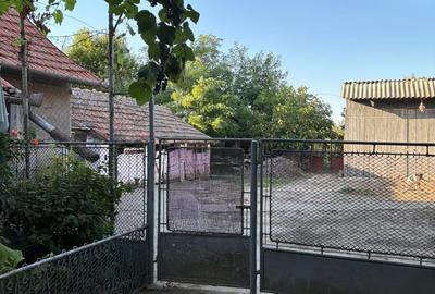 Casă cu 5 camere în Crai Nou - 1