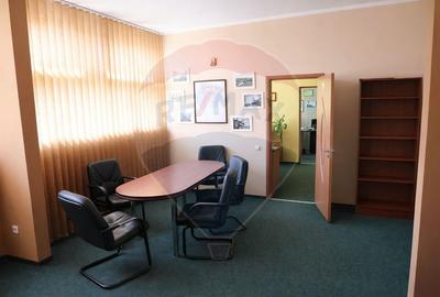 Spațiu comercial, de 200 mp, în Central - 14