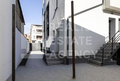 Casă individuală cu 8 camere cu Canalizare în 1 Mai - 4