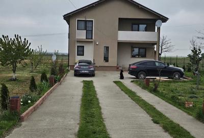 Casă cu 4 camere în Central - 1