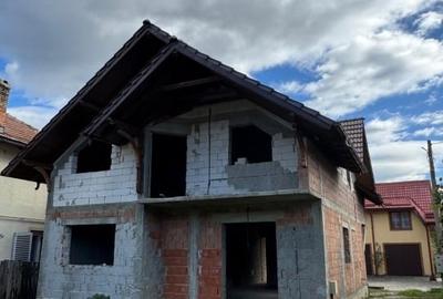 Proprietate deosebita in Darmanesti – 2 case, garaje, foisor, livada, 1.800 mp - 1