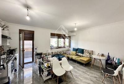 Apartament cu 3 camere semidecomandat, mobilat în Dumbrăvița