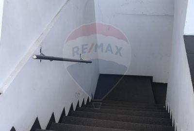 Spațiu comercial, de 202.35000610352 mp, în Central - 37