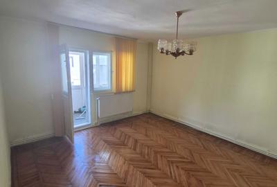 Apartament cu 3 camere decomandat în Central - 1