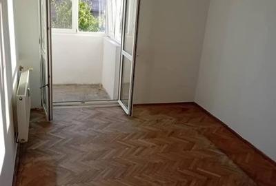 Vanzare apartament 4 camere | Titan | Baraj Bistritei | etaj 3/4 | bl reabilitat