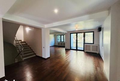 Casă cu 6 camere cu Teren 360 Mp în Central - 4