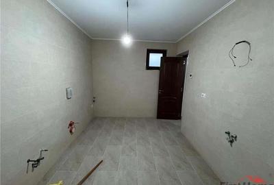 Vila deosebita Parter + Mansarda de vanzare in Odobesti - 11