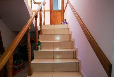 Semicentral, vila 2005, 220 MP + 350 mp teren total - 3