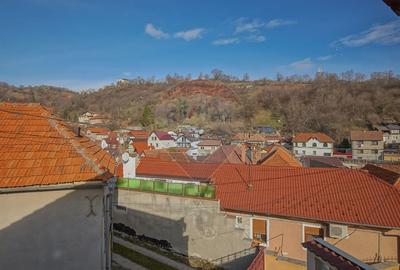 Casă cu 4 camere cu Teren 108 Mp în Schei - 4
