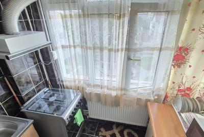 Apartament 2 camere, etaj 3, Rovinari str. Jiului - 6