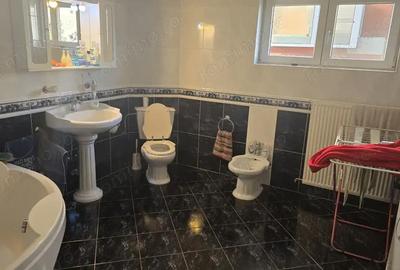 Casă cu 5 camere cu Teren 1159 Mp în Ceangăi - 12