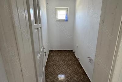 Casă cu Teren 1662 Mp în Remeți - 3