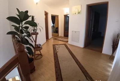 Casă cu 4 camere cu Teren 1000 Mp în Central - 10