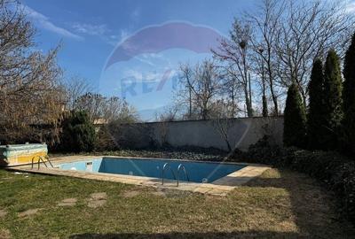 Casa de vanzare cu livada si piscina - Giurgiu