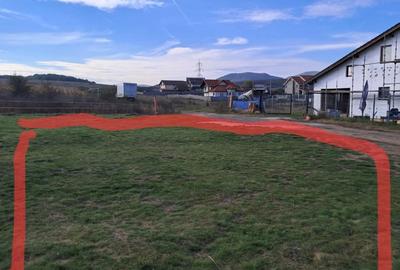 Teren de 5600 mp, în Archia - 2