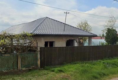 Casă cu 2 camere cu Teren 700 Mp în Botoroaga - 12