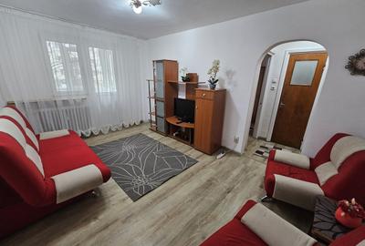 Apartament cu 2 camere semidecomandat, mobilat în Pantelimon