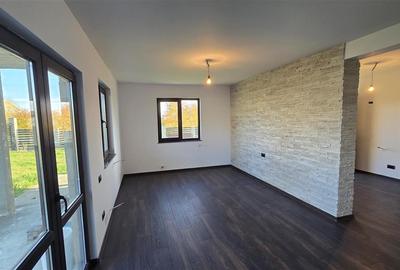 Casă individuală cu 5 camere cu Teren 600 Mp în Mitocu Dragomirnei - 8