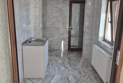 Casă cu 3 camere cu Teren 234 Mp în Central - 10