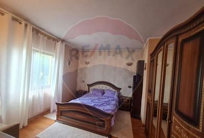 Casa / Vila cu 6 camere in Jorasti - 12