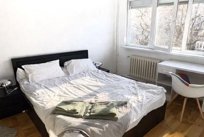 Apartament cu 3 camere semidecomandat, mobilat în Tipografilor