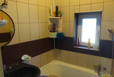 Vand casa cu 3 camere in cartierul Dambul Rotund - 11
